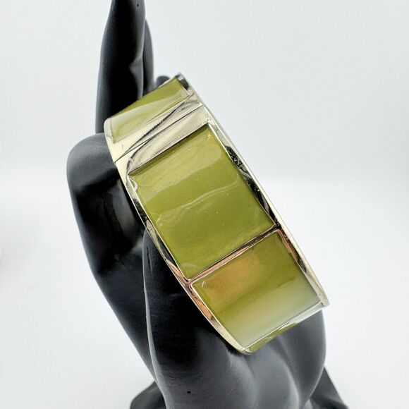 Vintage Enamel Bangle Bracelet Olive Green Silver Tone MCM Geometric Mod Retro - Picture 8 of 9